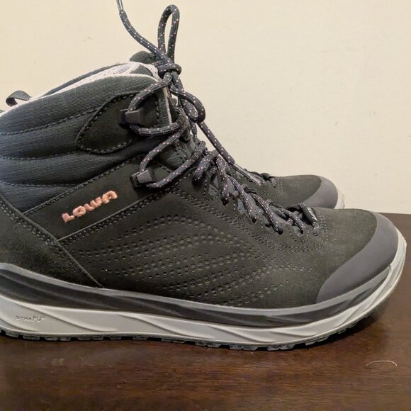 Lowa hiking boots-cute and almost new! - Picture 3 of 9